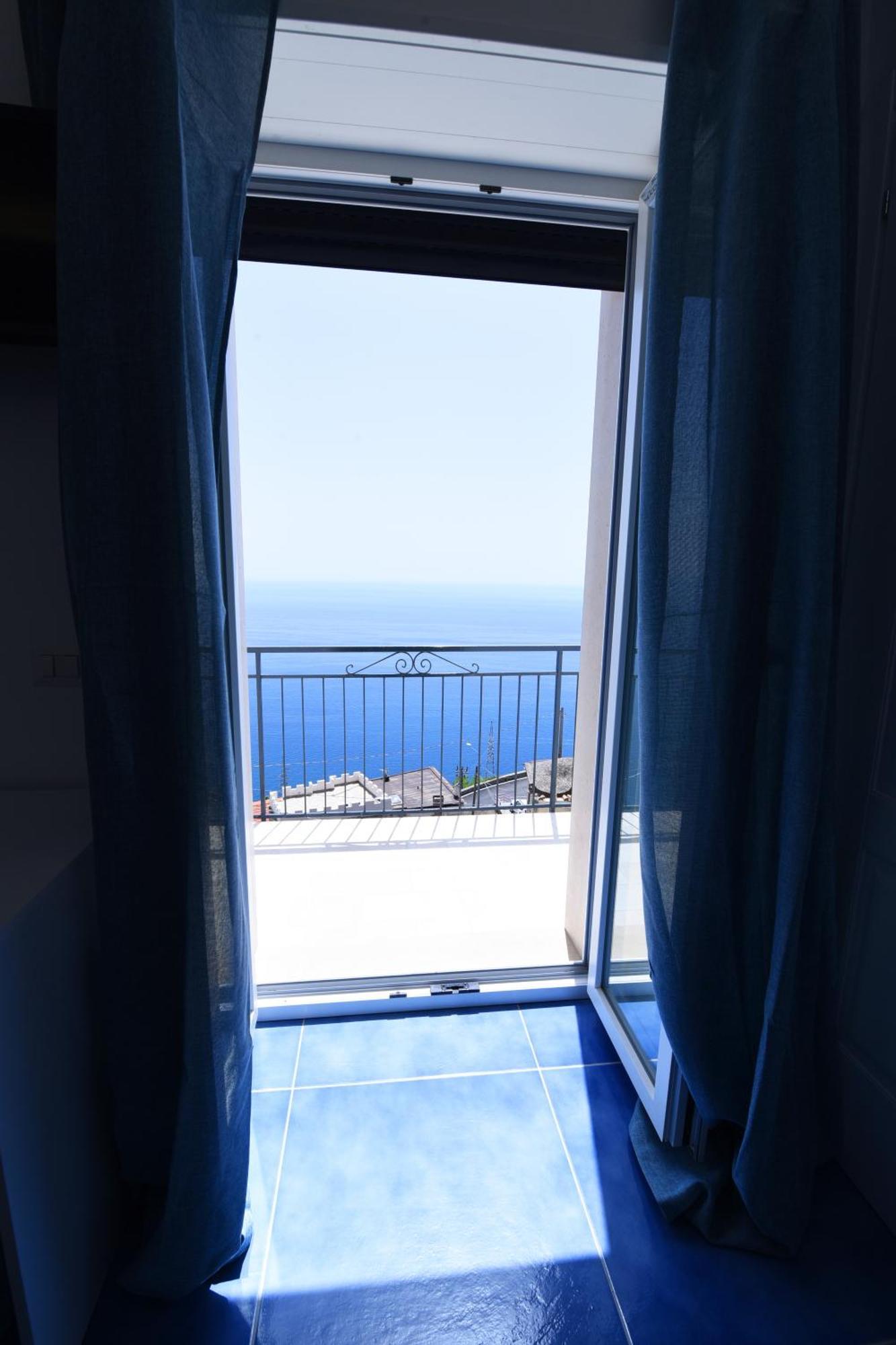 B&B Blue View Furore Luaran gambar