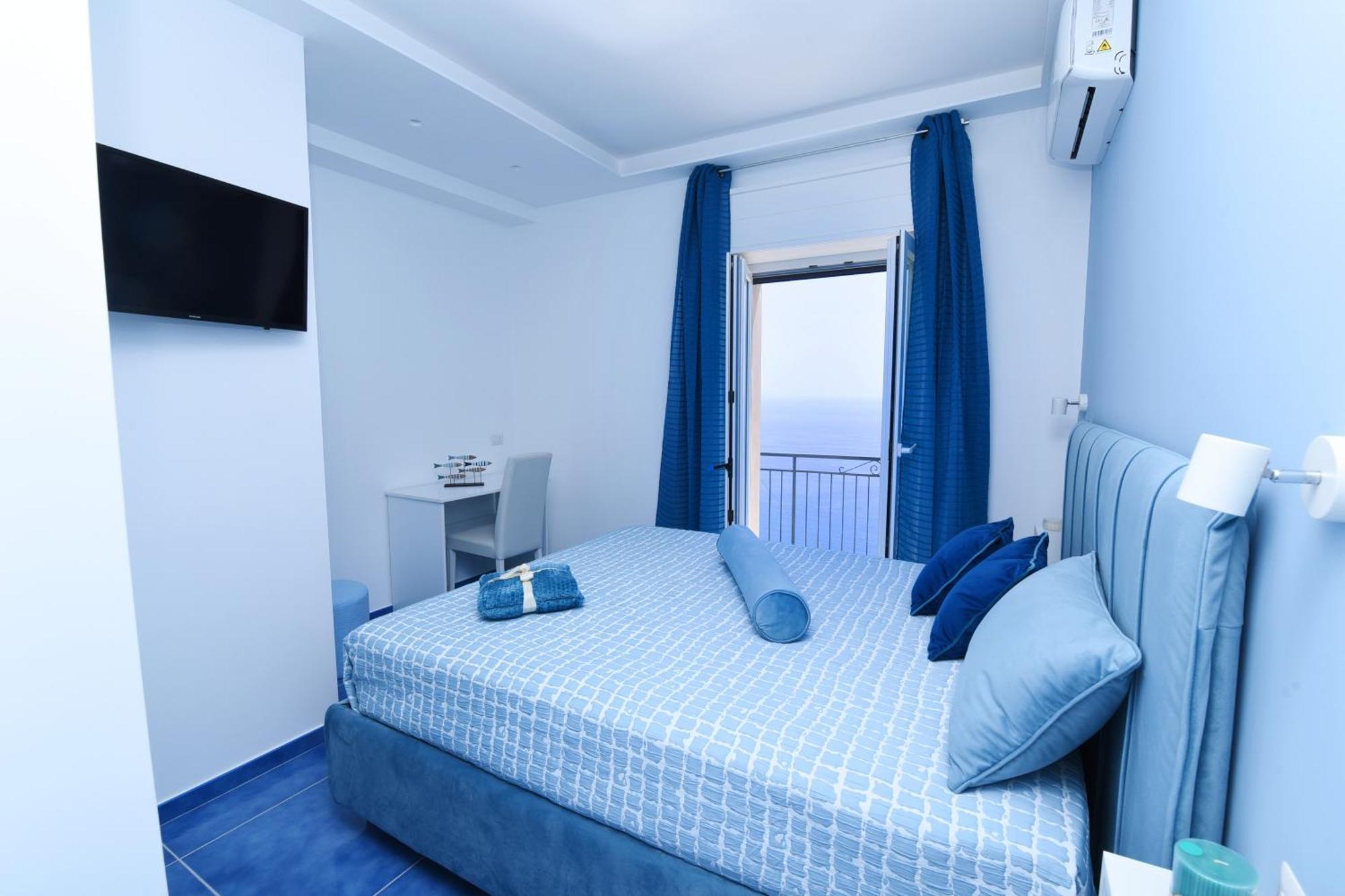 B&B Blue View Furore Luaran gambar