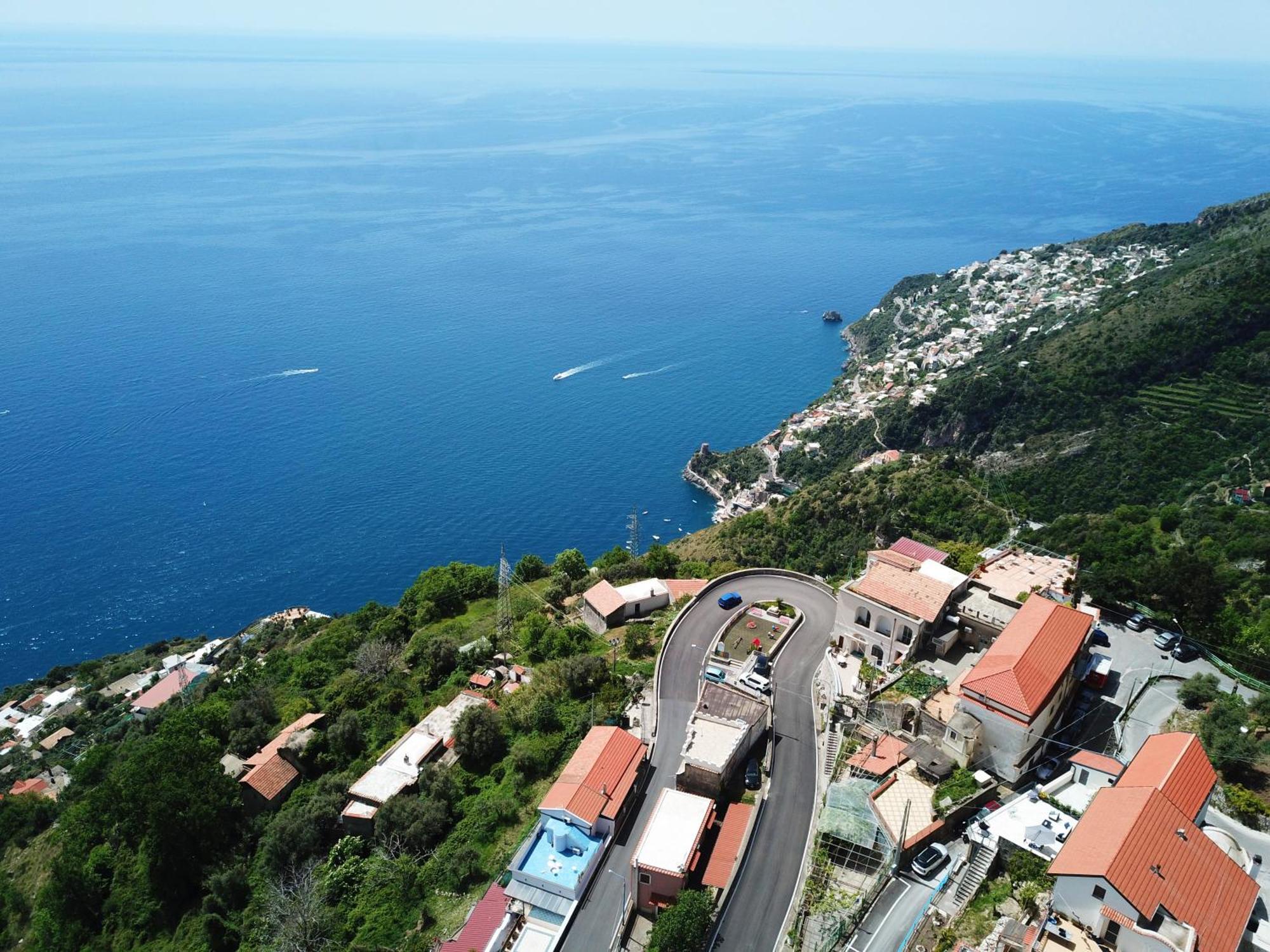 B&B Blue View Furore Luaran gambar