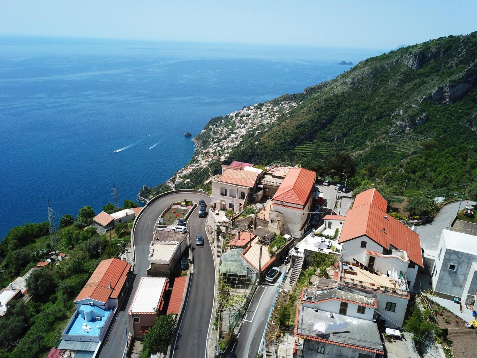 B&B Blue View Furore Luaran gambar
