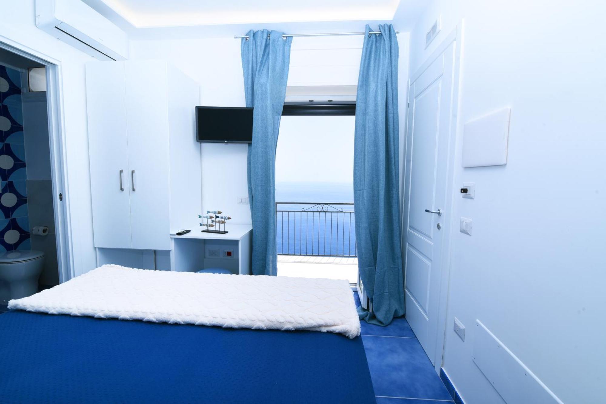 B&B Blue View Furore Luaran gambar
